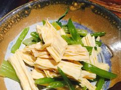 -老牌坊云南鱼豆花火锅(嵩山店)
