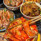 这家是渝中区土著朋友带我去的一家从小吃到大的火锅