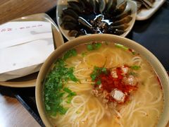 -亮亮面馆(经六路店)