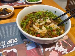 -呷佬·长沙手工米粉(金沙江路店)