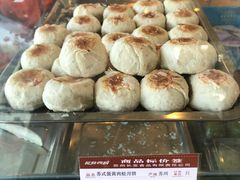 苏式蛋黄肉松月饼-长发西饼(道前店)