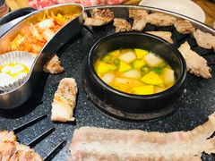 -江南猪肉商会无限续吃(弘大店)