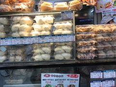 面包甜点陈列柜-白玉兰食品(汇联商厦店)
