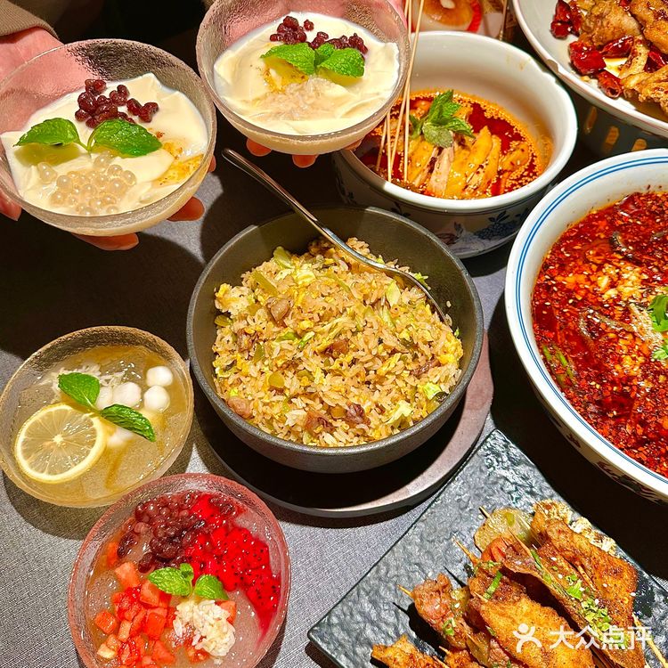 上海终于也有正宗的乐山菜馆子啦‼️