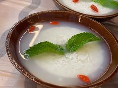 -肥肥虾庄·金牌油焖大虾(汉街SKP店)