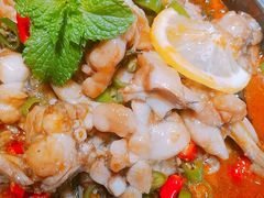 紫苏蛙-胡桃里音乐餐厅(陶溪川店)(川湘赣菜·世界百大酒庄直供红酒·音乐表演)