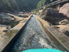 -安吉龙王山峡谷漂流