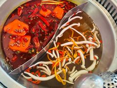 重庆老锅-故里和山·成都火锅(欢乐港湾店)