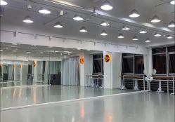 -深舞形体民族舞蹈工作室