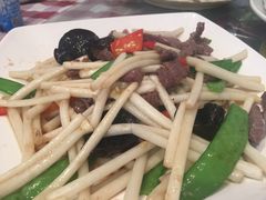 花生苗炒牛柳-龙桥私厨·姜花菊花过桥鱼·顺德菜(容桂店)