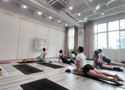-亚太瑜伽普拉提学院