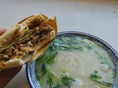 -烤鸭肉夹馍鸭汤店