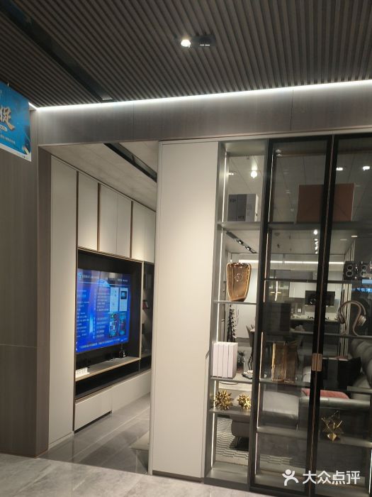 索菲亚全屋定制衣柜橱柜家具(东四环红星美凯龙大郊亭店)图片