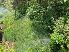 -雪山彩虹谷景区