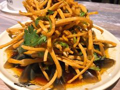 馓子拌皮蛋-巴厘龙虾·榜首油焖大虾(音乐学院·沿江酒馆店)
