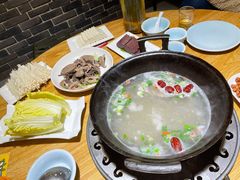 -茸梅路右拐龙虾-农家菜(松江店)