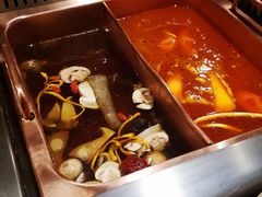 番茄养生锅-老牌坊云南鱼豆花火锅(爱建店)