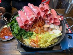 部队锅-MI WU FACTORY米屋美食工厂餐厅(绿地店)