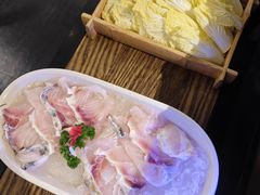 -尚尚仙·酸汤猪手·猪肚鸡火锅(华联万柳购物中心店)