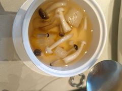 清甜甘冽松茸汤-悦融琥珀·京鲁菜·海味珍品(西单店)