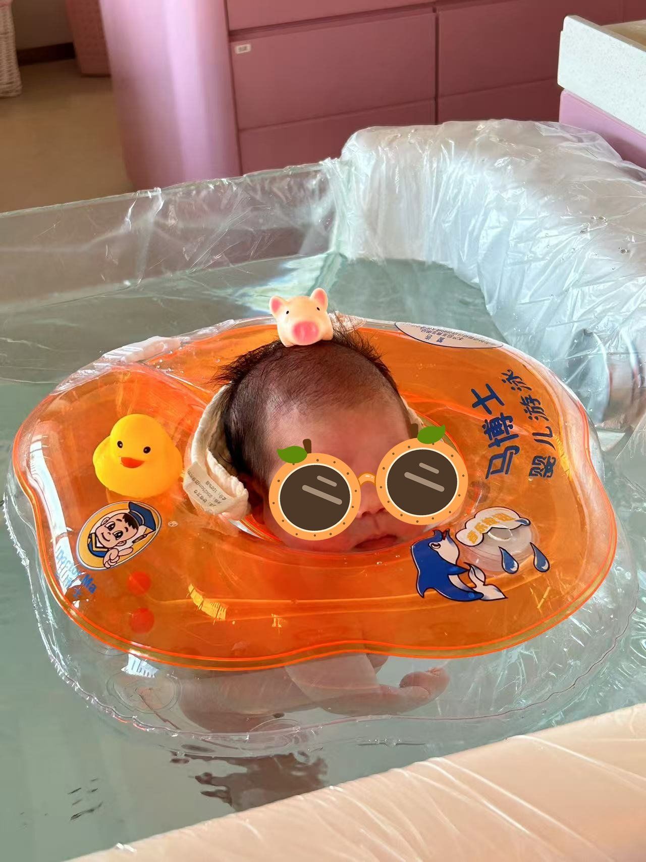 宝宝的首次游泳历险记 🐳