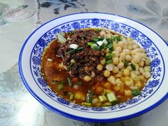 -渝之汇牛肉豌杂面