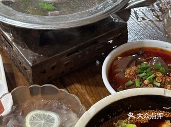 #城市向导官西安探店|乐山跷脚牛肉 地道川渝味