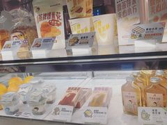 面包甜点陈列柜-喜茶(中山利和新地店)