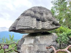 -梭布垭石林景区