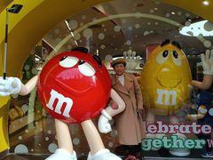 -m豆巧克力世界(上海世茂广场店)