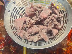 -来龍儿鲜切牛肉自助老火锅