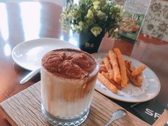 -灵意咖啡·西班牙美食(汕头金平万达广场店)
