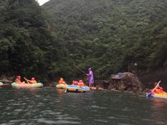 -安吉龙王山峡谷漂流