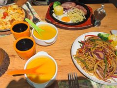 -月亮眼花园餐厅书吧酒吧