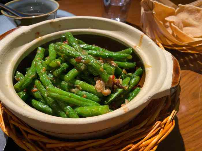 纳兰宫·东南亚风味餐厅(徐泾夏都小镇店)-"餐厅在夏都小镇中环境属于