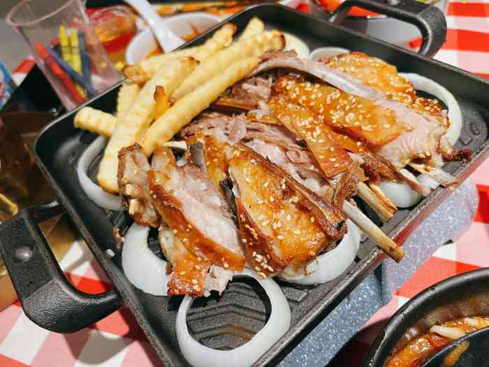 西贝莜面村(金隅嘉品mall店)-"现在的猪肉烩酸菜感觉没有以前好吃了