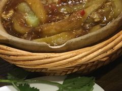 咸鱼鸡粒茄子煲-熠盛粤味(永康路店)