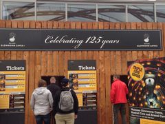 -怀托摩萤火虫洞