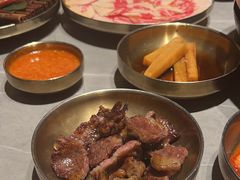 -草家酱蟹炭火烤肉店(珲春南路一店)