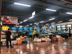 -渔人湾码头海鲜市场负二楼