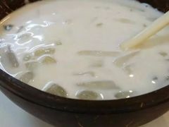 -志龙皇冠吃货椰子铺