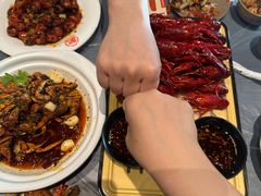 -肥肥虾庄·金牌油焖大虾(东湖欢乐谷店)