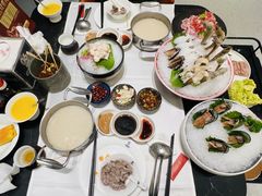 -红鼎豆捞·非遗鲍皇汤火锅(宝丰路店)