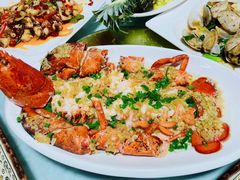 波士顿龙虾-范饭椰林川湘味海鲜·椰子鸡(三亚湾椰梦长廊店)