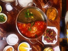 -黄利砖万峰林布依特色酸笋牛肉馆