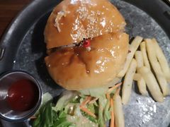 牛肉汉堡-404干式熟成牛排馆•聚会餐厅