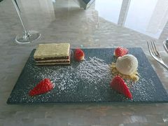 红丝绒蛋糕-广州四季酒店·佰鲜汇·现代法餐