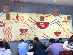大堂-百事佳烧鸭牛腩(上海虹桥站店)