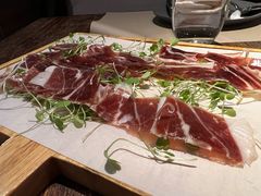 火腿芝麻菜披萨-Carbon莫卡哆·意大利复古集市餐厅(杭州大厦店)