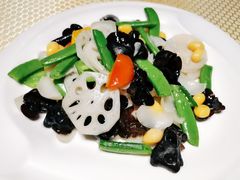荷塘素炒-巴扎美食·新疆菜·西域歌舞表演餐厅(新疆大厦店)